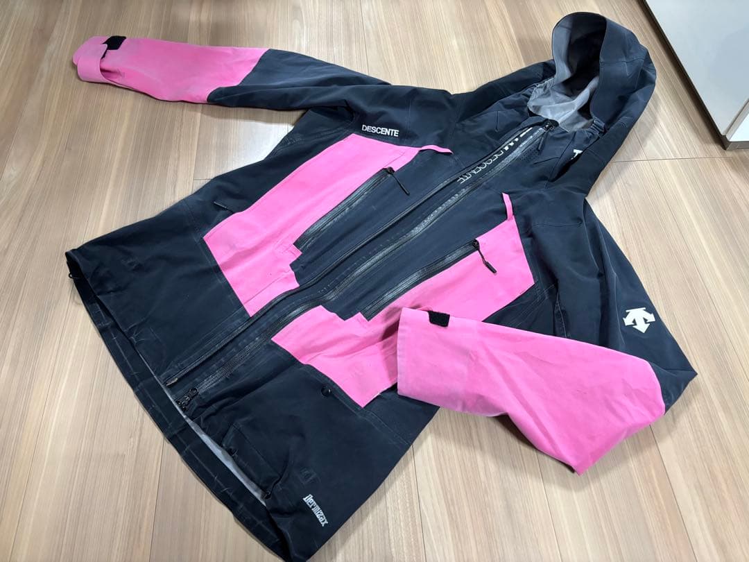 ★22年モデル★お洒落　非売品　選手用　デサントメイト　スキーウエア 上下　デモ