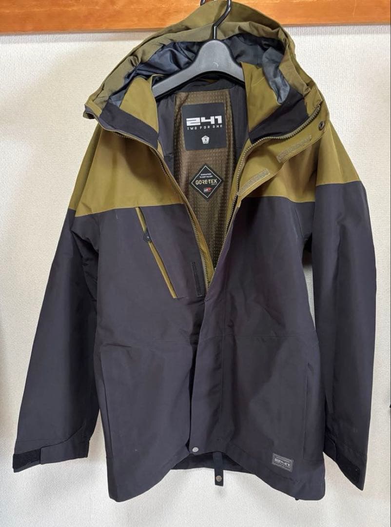 GOLDWIN 241 スノーボード　ウエア上　黒/オリーブ