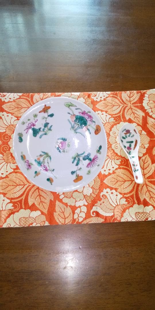 中国清朝期 粉彩花文皿 草花色絵 及び匙