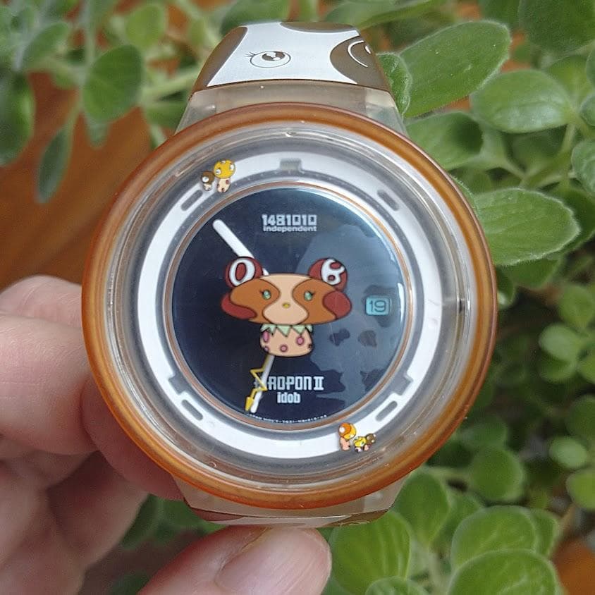 村上隆2000年頃のソーラー時計とぬいぐるみ　Takashi Murakami