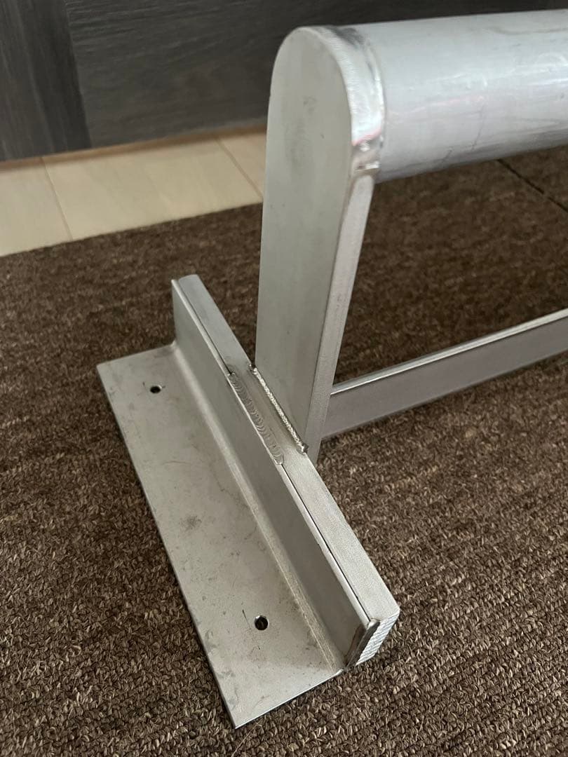 『いちご大福』　ステンレス猛禽類パーチ