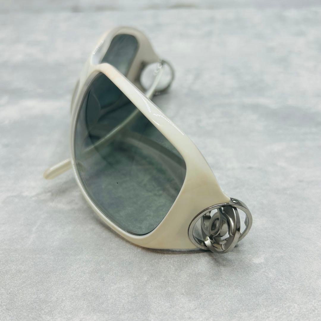 ケース付/美品◯ CHANEL サングラス ココマーク ホワイト アイウェア