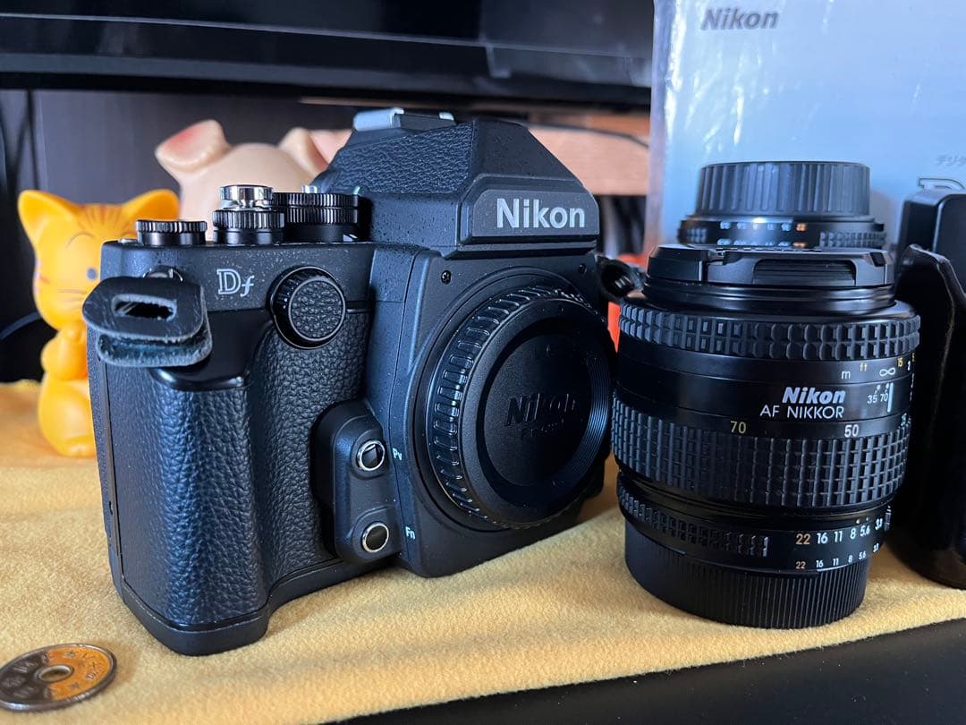 Nikon Df デジタル一眼レフカメラ　ショット数4300回前後バッテリー3