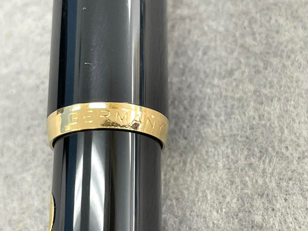 【未使用】 Pelikan ペリカン 万年筆 M200 ブラック　雛二羽