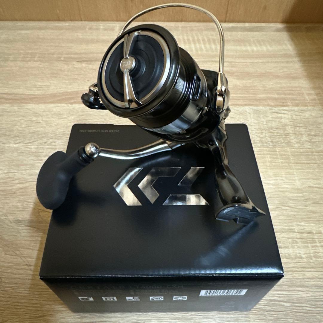 【美品】DAIWA / ダイワ　24セルテート LT4000-CXH