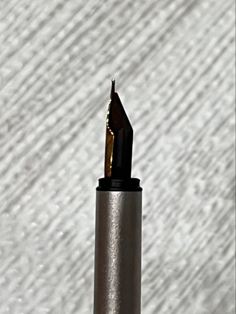 モンブランMONTBLANC万年筆　ペン先585