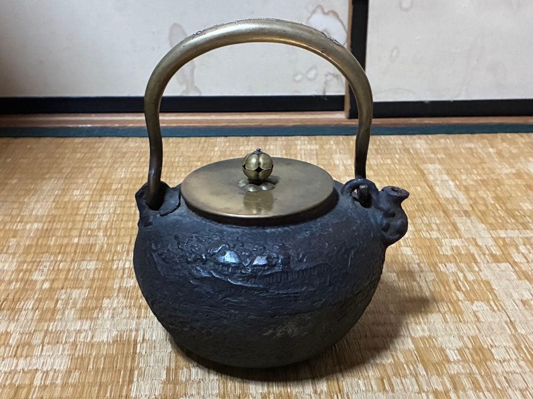 亀文堂 銀象嵌取手 鉄瓶