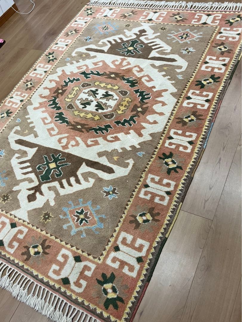 トルコ絨毯　バルケシル　約200×140cm ウール