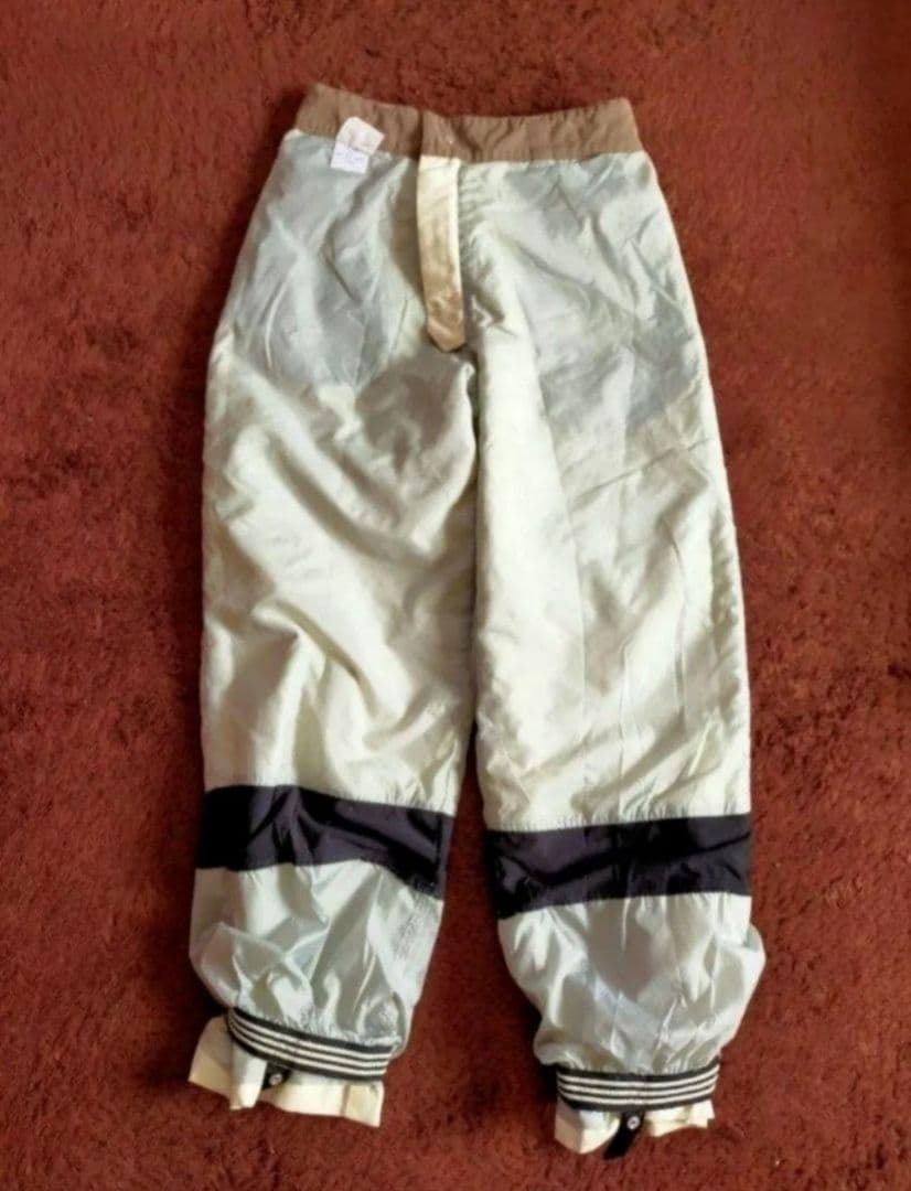 スキー手袋　Sサイズ、キラーループ　スノボ・スキー パンツ　Mサイズ