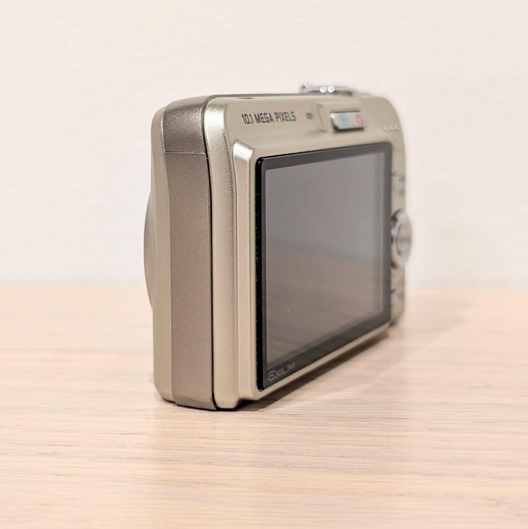 美品 動作確認済 CASIO EX-Z1050 デジカメ 付属品多数 ゴールド