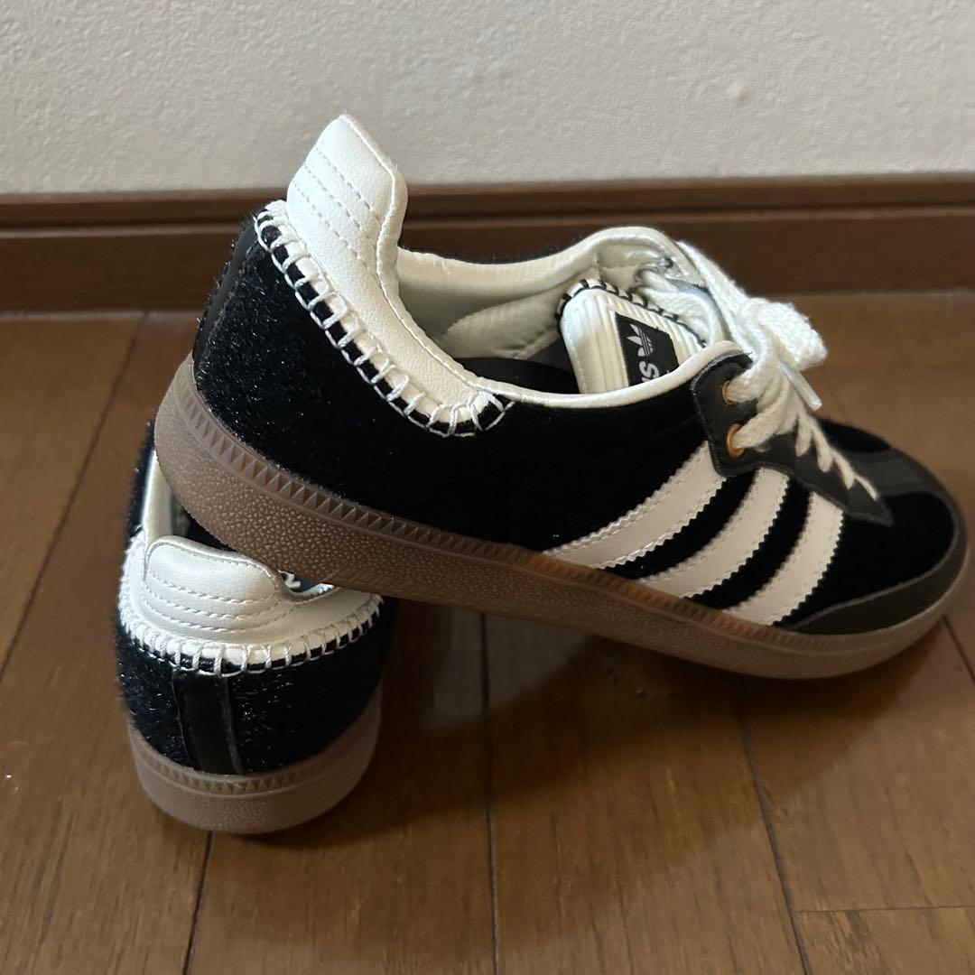 adidas スニーカー ブラック/ホワイト