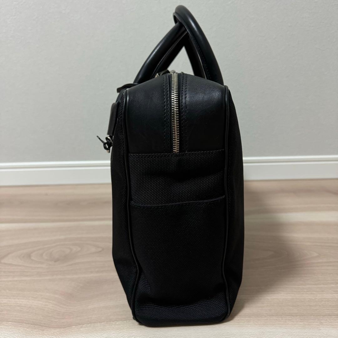 高級感 ジョルジオアルマーニ ビジネスバッグ 黒 A4 PC収納可 南京錠