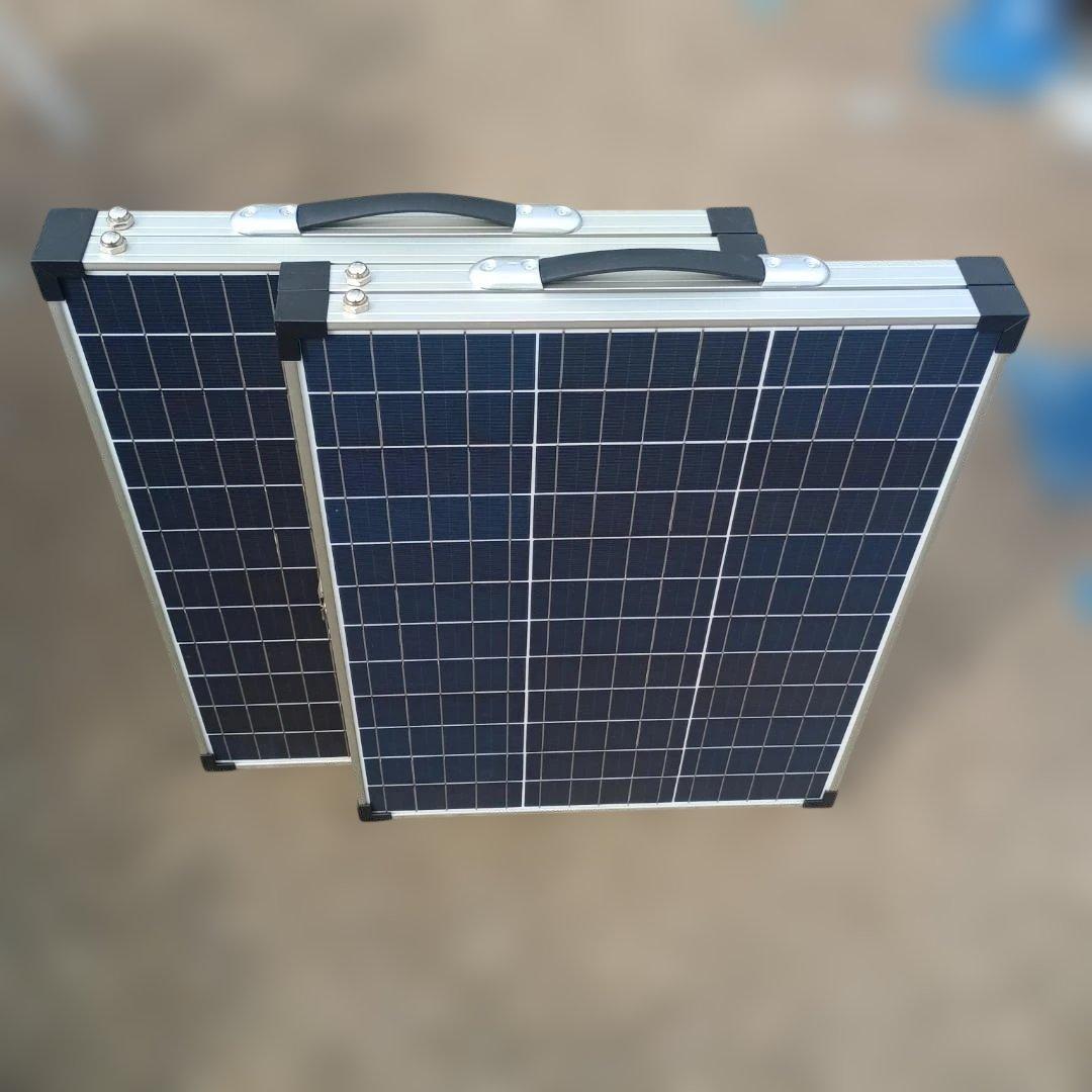 ７０２７）１００Wソーラーパネル　２枚まとめて　詳細不明