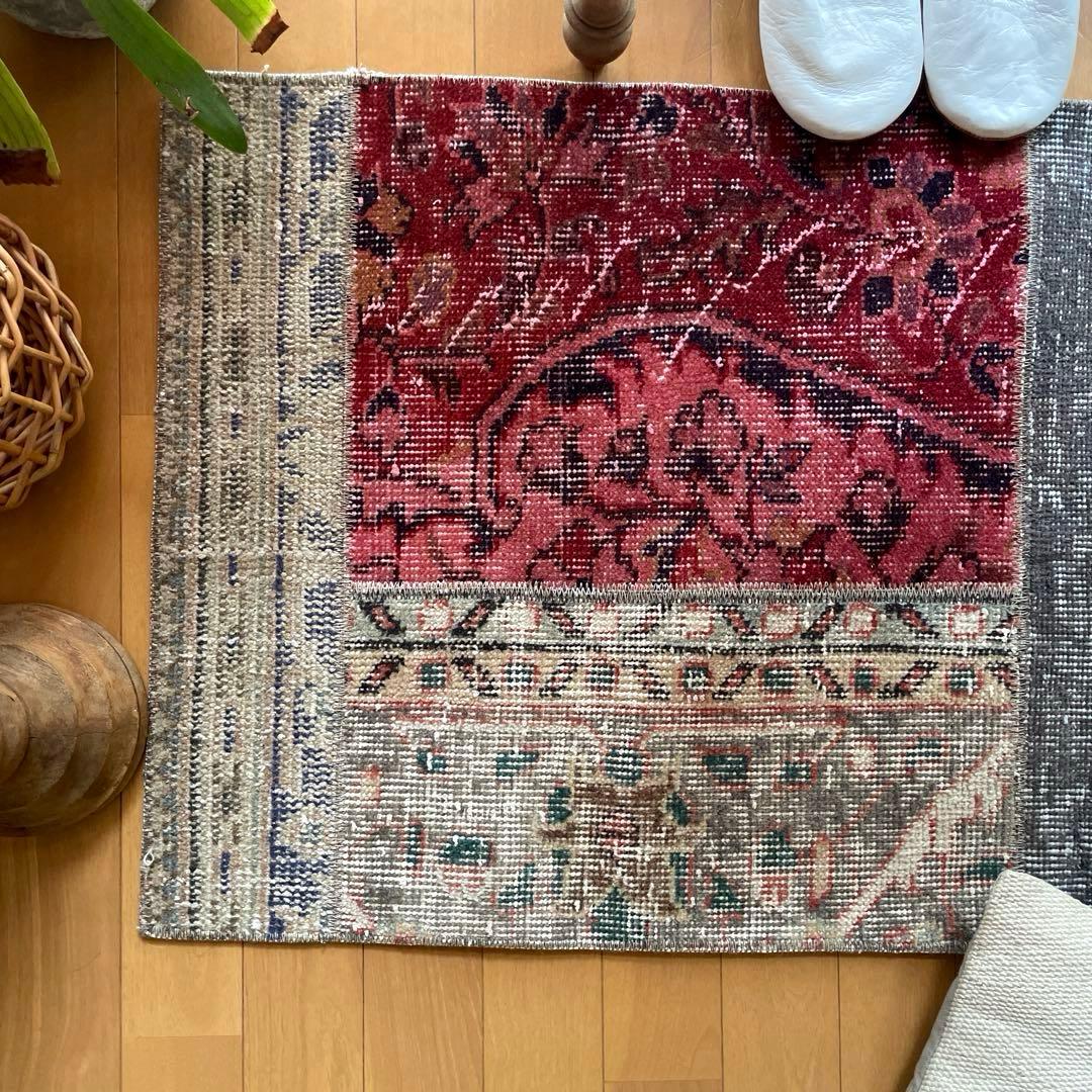 55×86 パッチワーク　グレイボタニカル　深み赤　トルコヴィンテージラグ