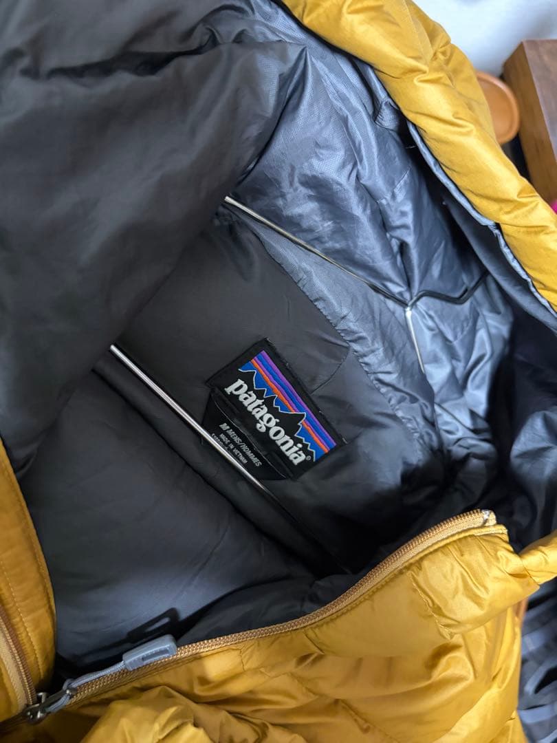2018年製　パタゴニア　ダウンセーターフーディ ダウンジャケット　Mサイズ