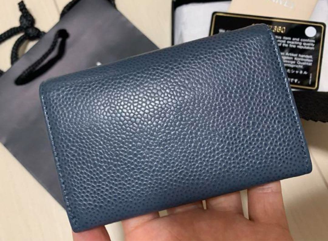 シャネル　名刺入れ　カードケース　キャビアスキン　ネイビー　シェードグリーン