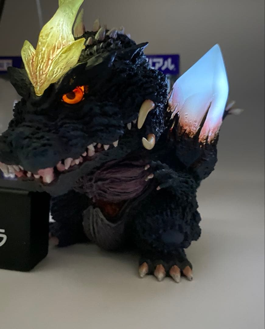 デフォリアル　スペースゴジラ LEDライト付き 限定版