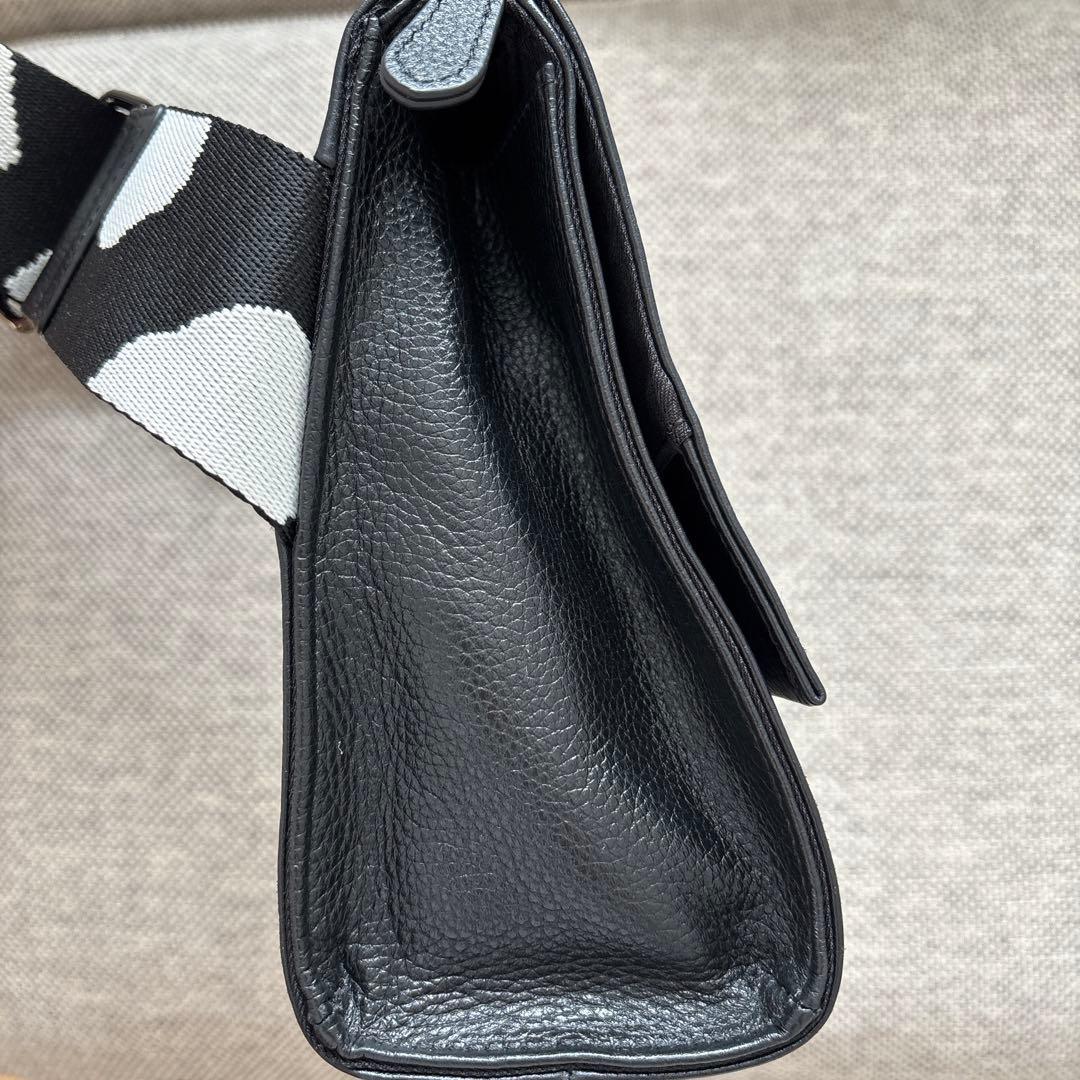 ear PAPILLONNER 柄ワイドテープショルダーバッグ ボディバッグ