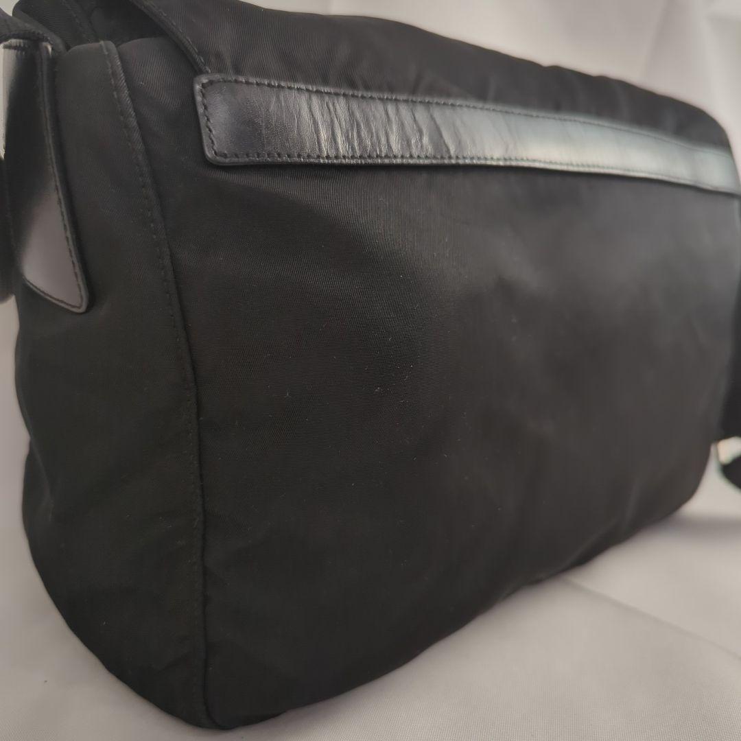 PRADA プラダ ナイロン ショルダー メッセンジャーバッグ プレート ロゴ