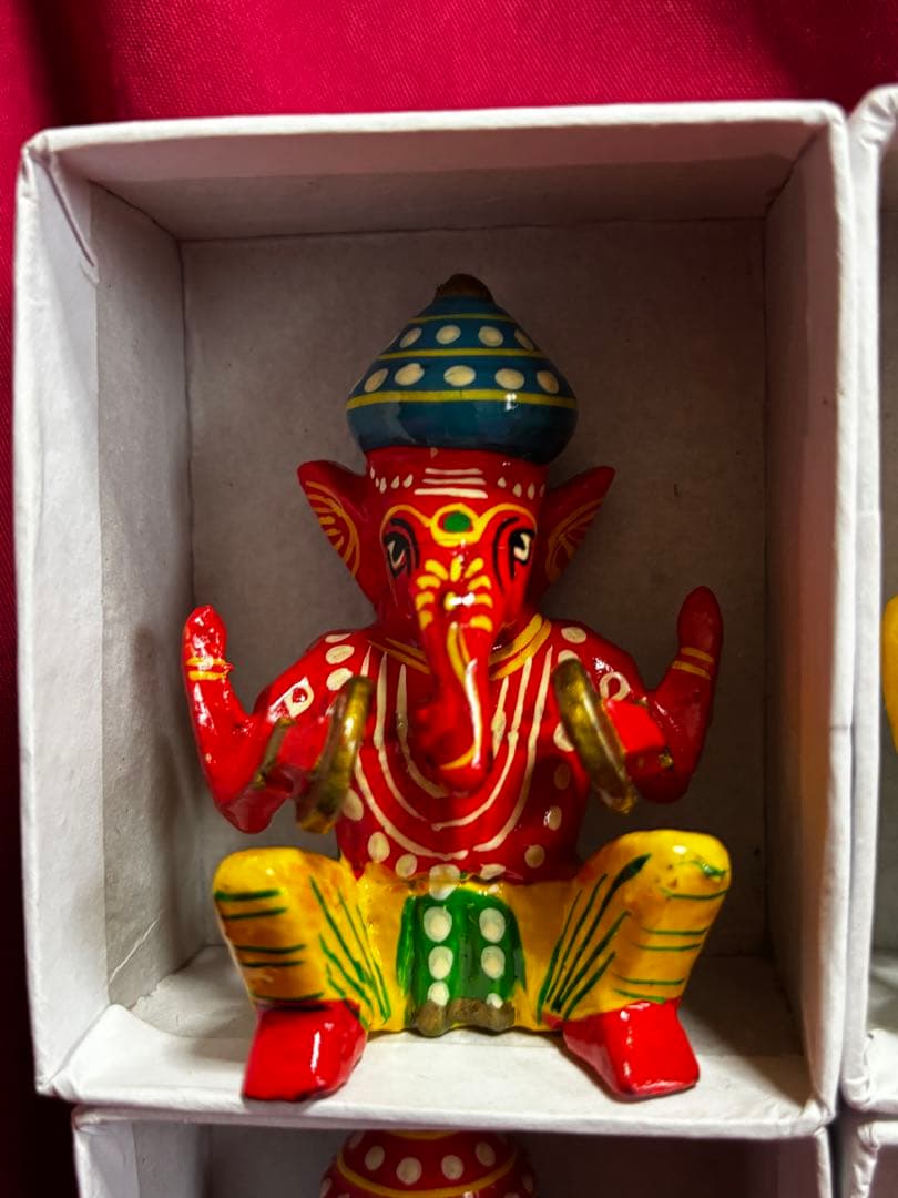 インド製 神様17体セット 開運 祈りの置物 スピリチュアル 守護神 ケース付き