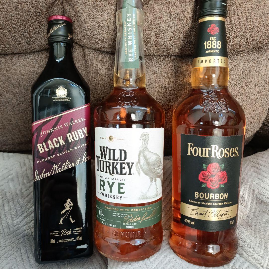 ジョニーウォーカー,ワイルドターキー, フォアローゼズ　　3本セット