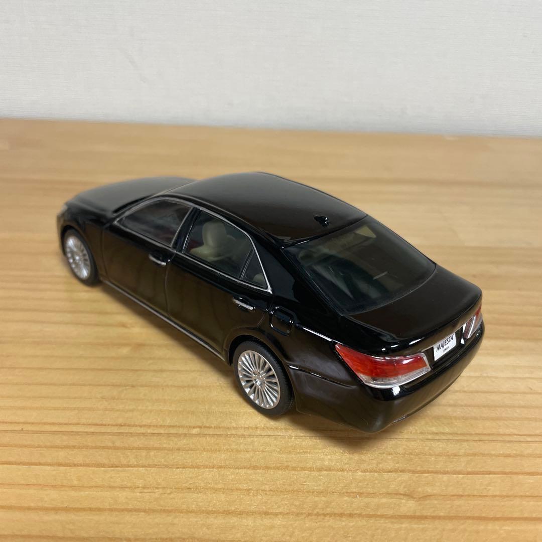 トヨタ　クラウン　マジェスタ　210系　カラーサンプル　プレシャスシルバー