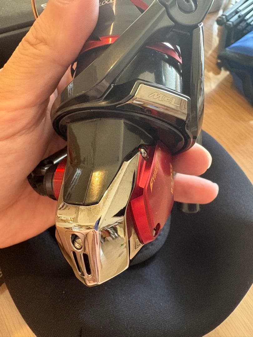 シマノ　リール　ファイアブラッド　テクニウム　C3000DXG 右ハンドル