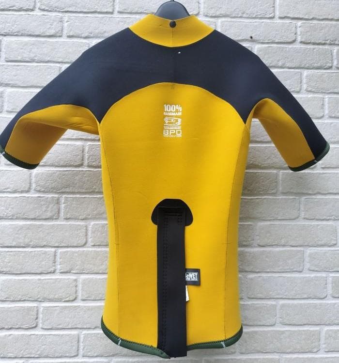 国産高級ランド BeWET の半袖タッパ　メンズL　Size