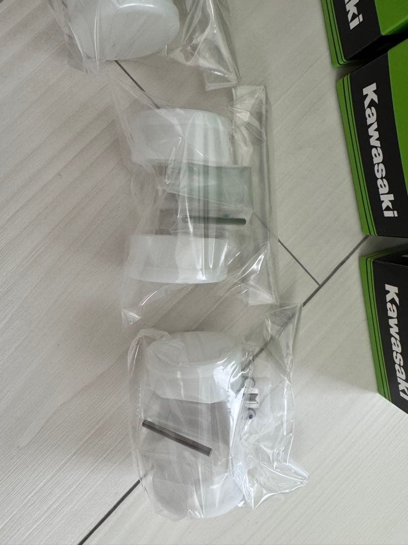 ゼファー400用　純正フロート　4個セット