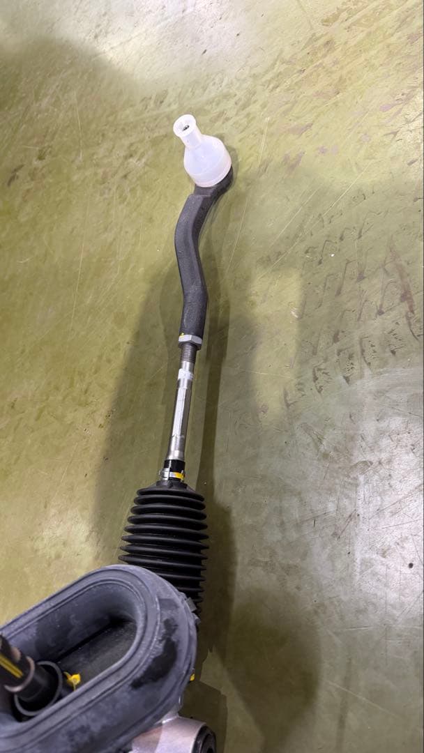 ルノールーテシア4RSトロフィーステアリングラック ギヤボックス