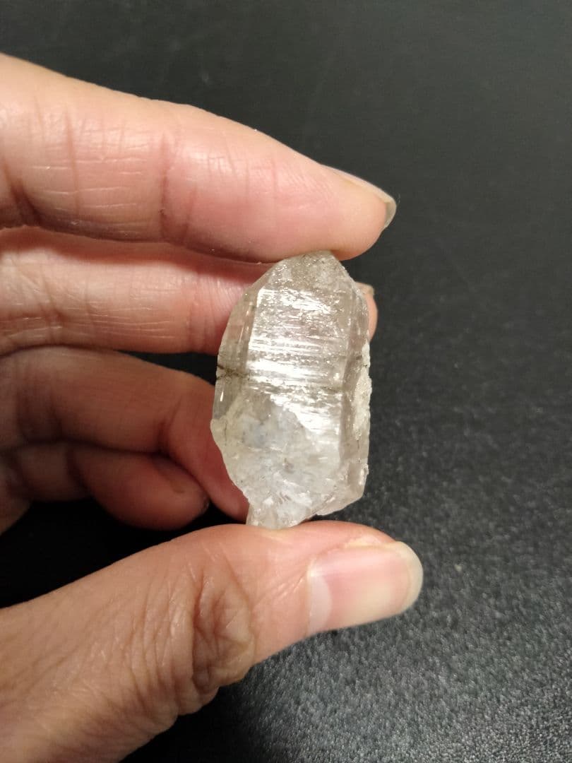 国産鉱物　山梨県　塩山竹森山　天然水晶　　トルマリン入り水晶　早い者勝ち　番号8