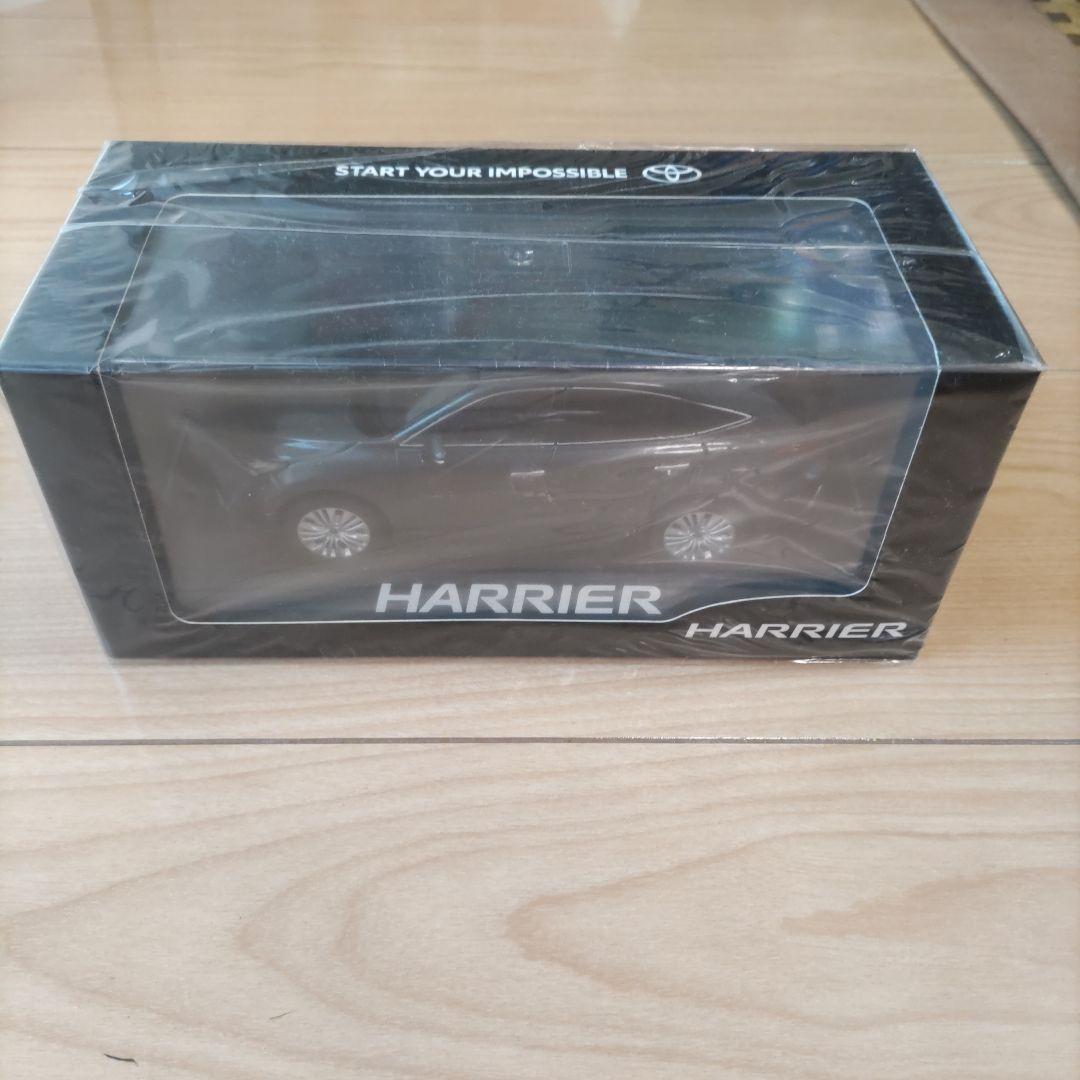 トヨタ ハリアー ミニカー 1/30スケール ストレートグレーメタリック　非売品