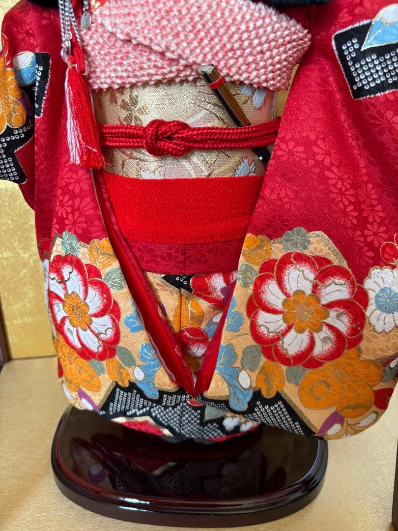 市松人形 正絹着物　公司作　ケース付伝統工芸品　日本人形赤い花柄 着物