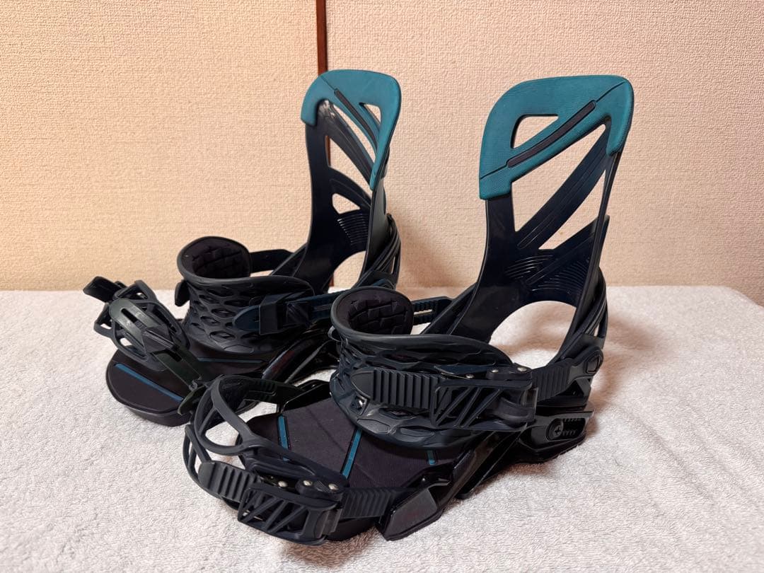 サロモン　ホログラム　Mサイズ