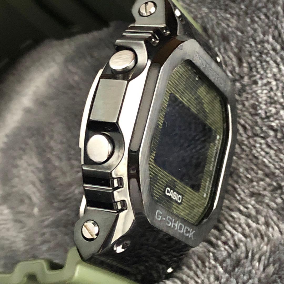 メタル×ミリタリー［良品きれい］GM-5600B カーキグリーン G-SHOCK
