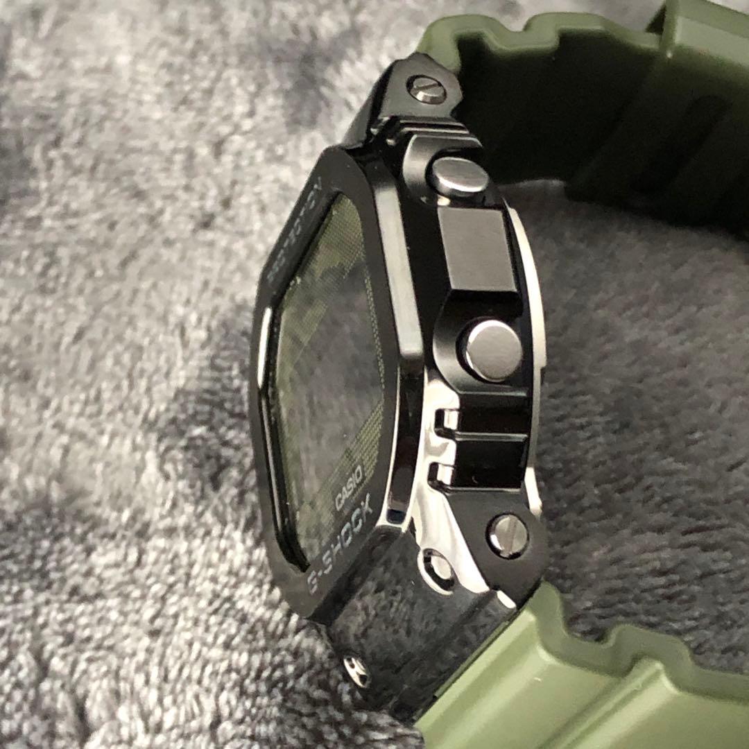 メタル×ミリタリー［良品きれい］GM-5600B カーキグリーン G-SHOCK