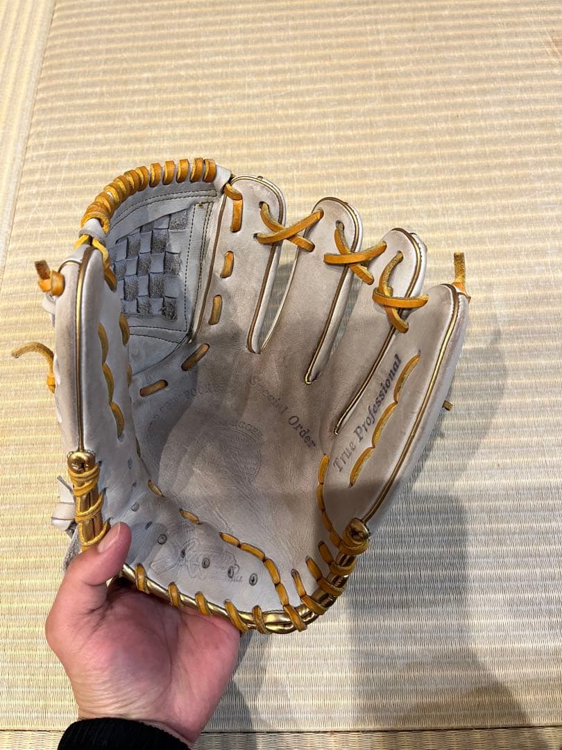 KUBOTA SLUGGER 軟式グローブ ホワイト 収納袋付き