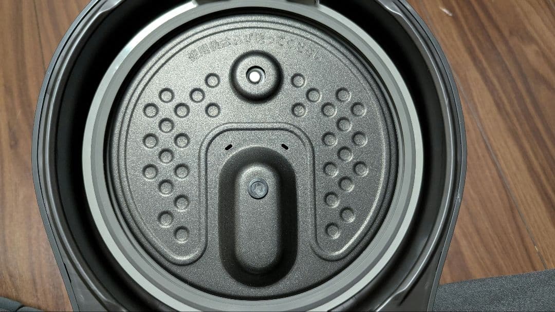 【訳アリ：内釜破損】MITSUBISHI NJ-BW10F炊飯器 5.5合炊き