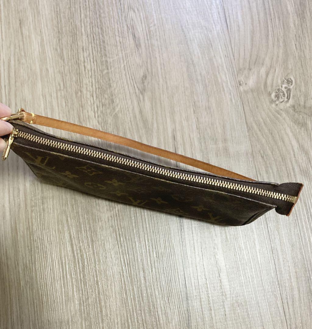Louis Vuitton モノグラムポーチ　アクセソワール