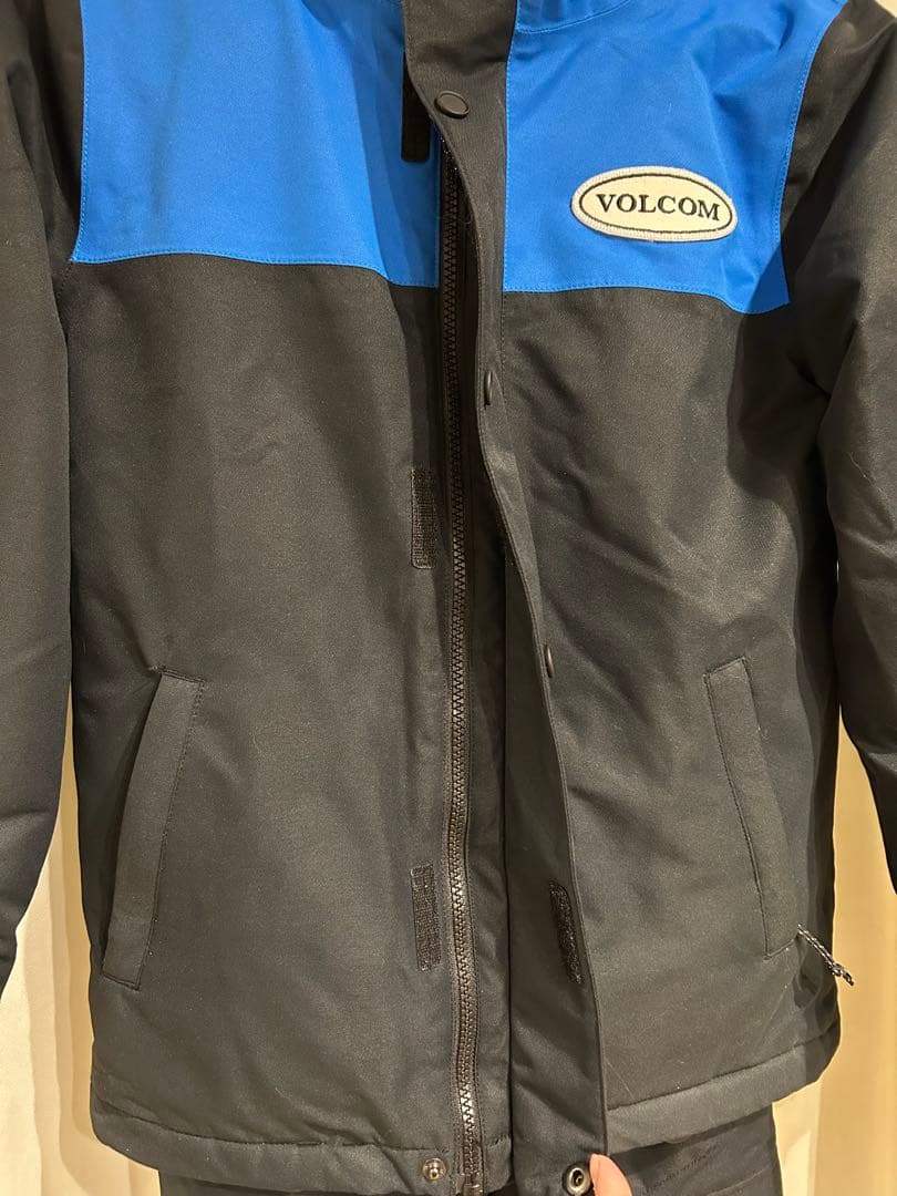 2*5様 上下セット　130〜140cm相当VOLCOM スノーボードウェア 美