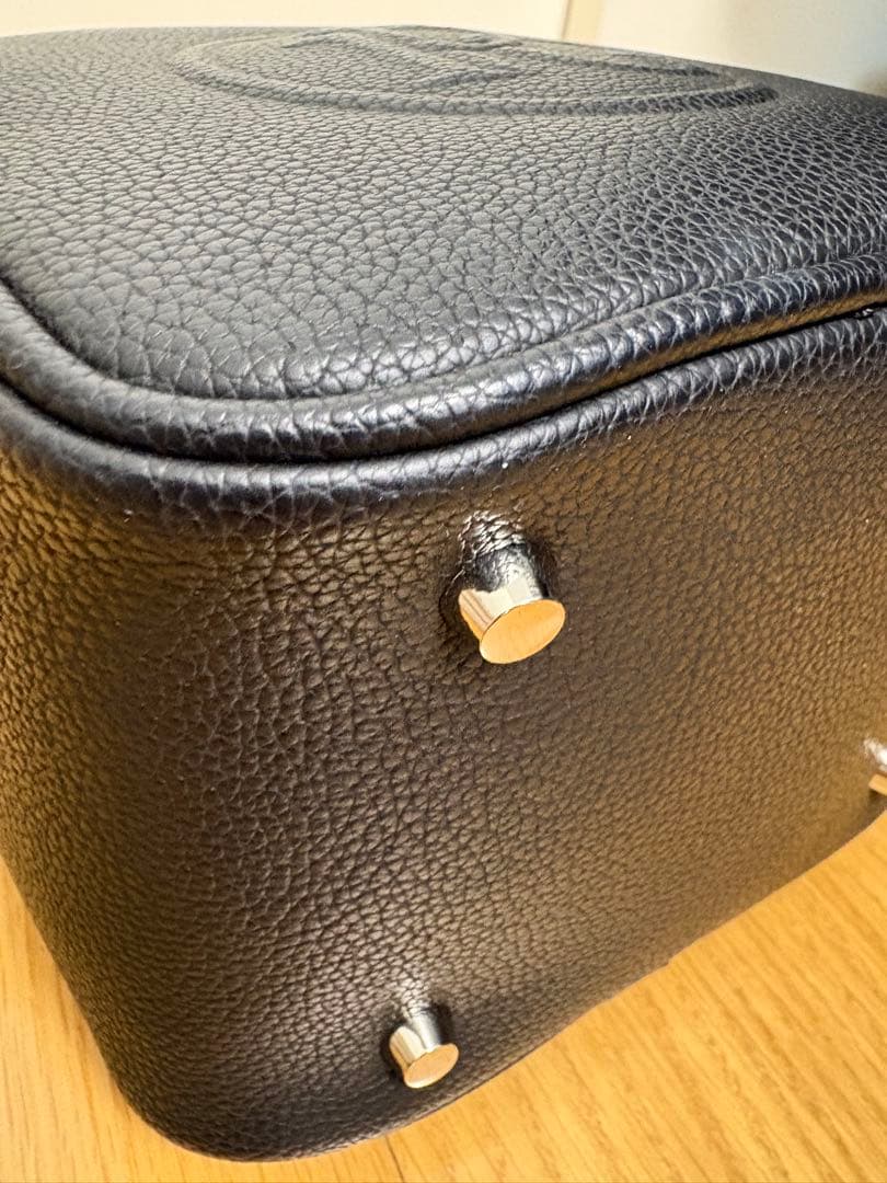 【美品】1PIU1UGUALE3（ウノピゥウノウグァーレトレ） レザーミニバッグ