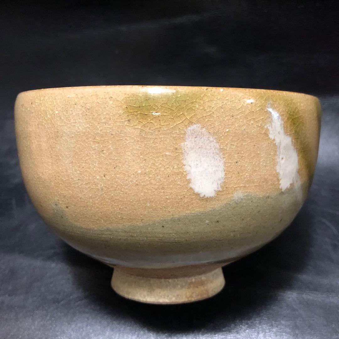 美しい古美術◾️蔵から美しい重なり合う釉薬の抹茶茶碗が出て来ました。茶道具、花道具