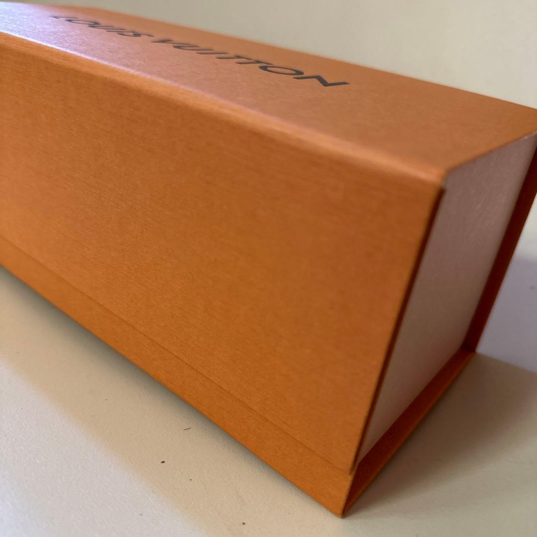 ルイヴィトン　空き箱　マグネット式 リボン付き パフューム限定品用