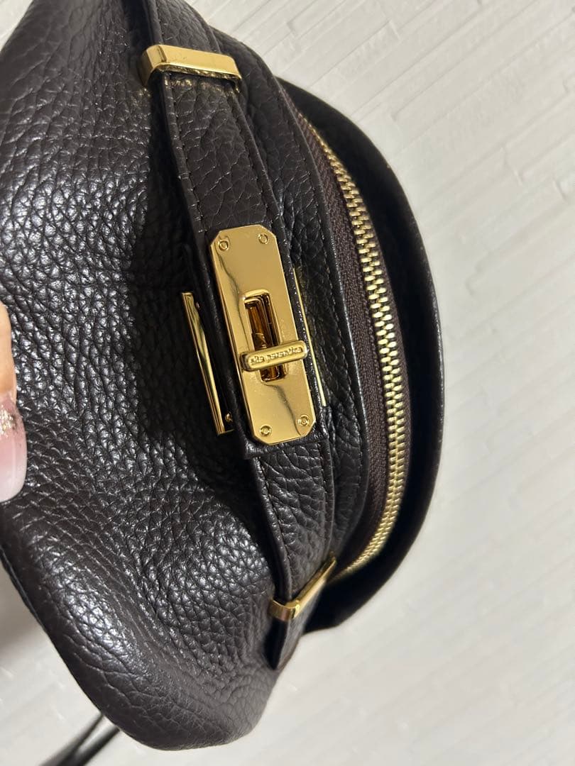 シータパランティカ　ダークブラウン ボディバッグ