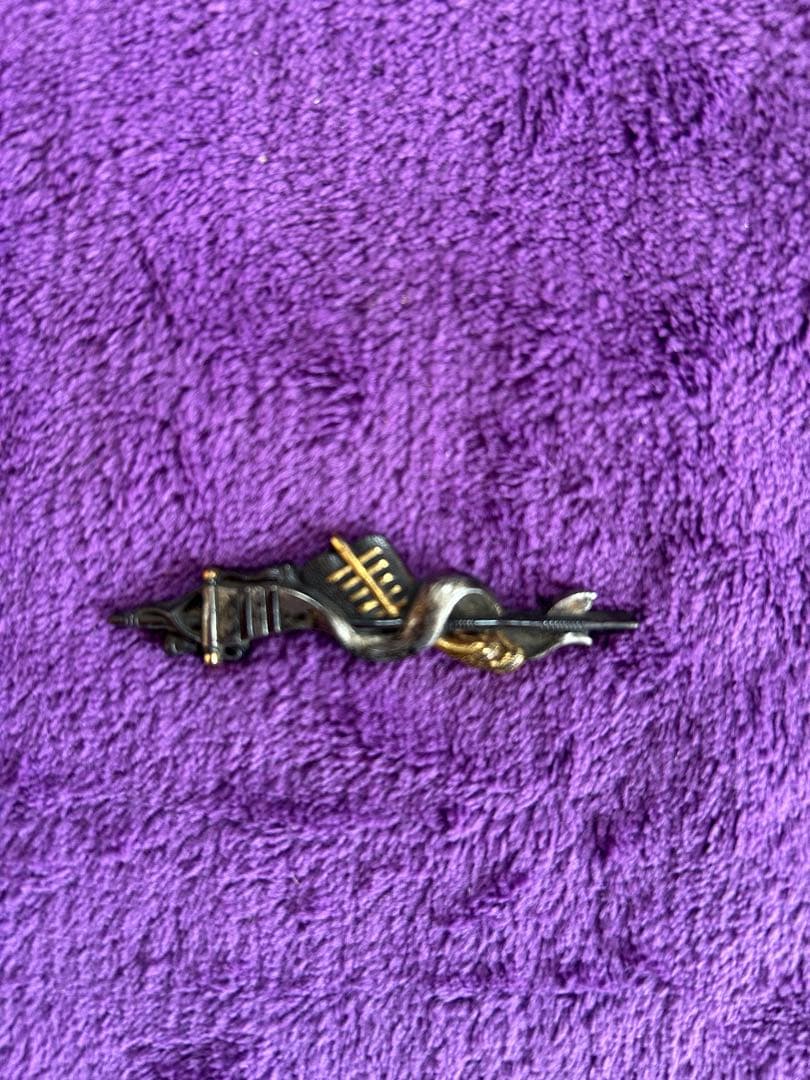 目貫 （兜モチーフ・軍配） 日本刀 刀装具 骨董 アンティーク