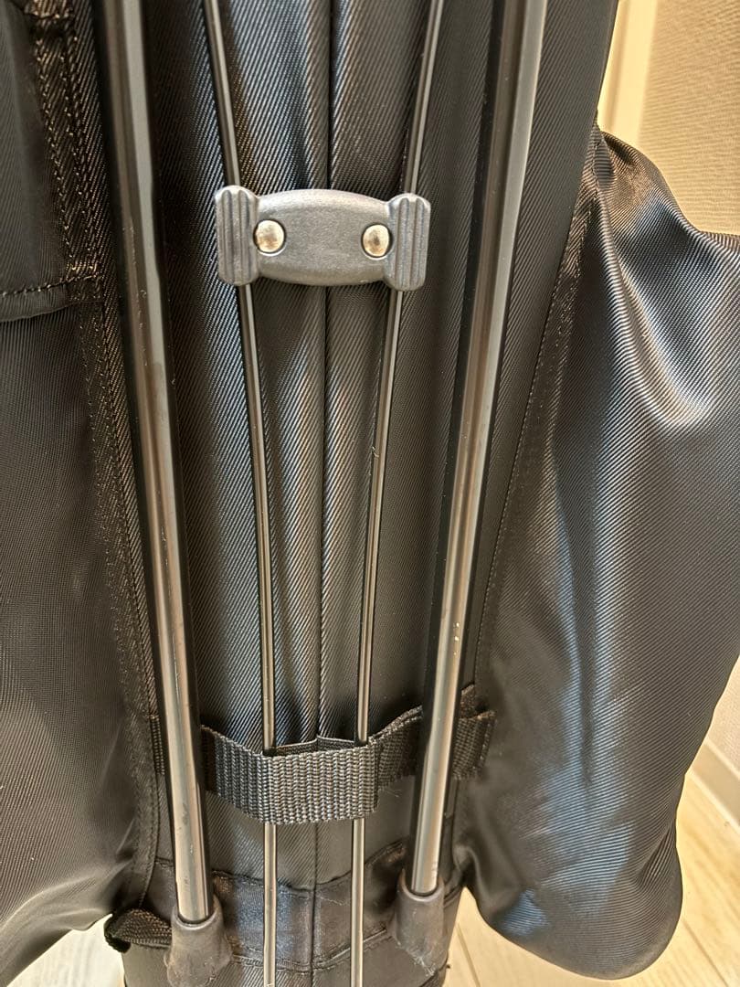 【超美品】ラウドマウス キャディバッグ 8.5型 軽量モデル LM-CB0010