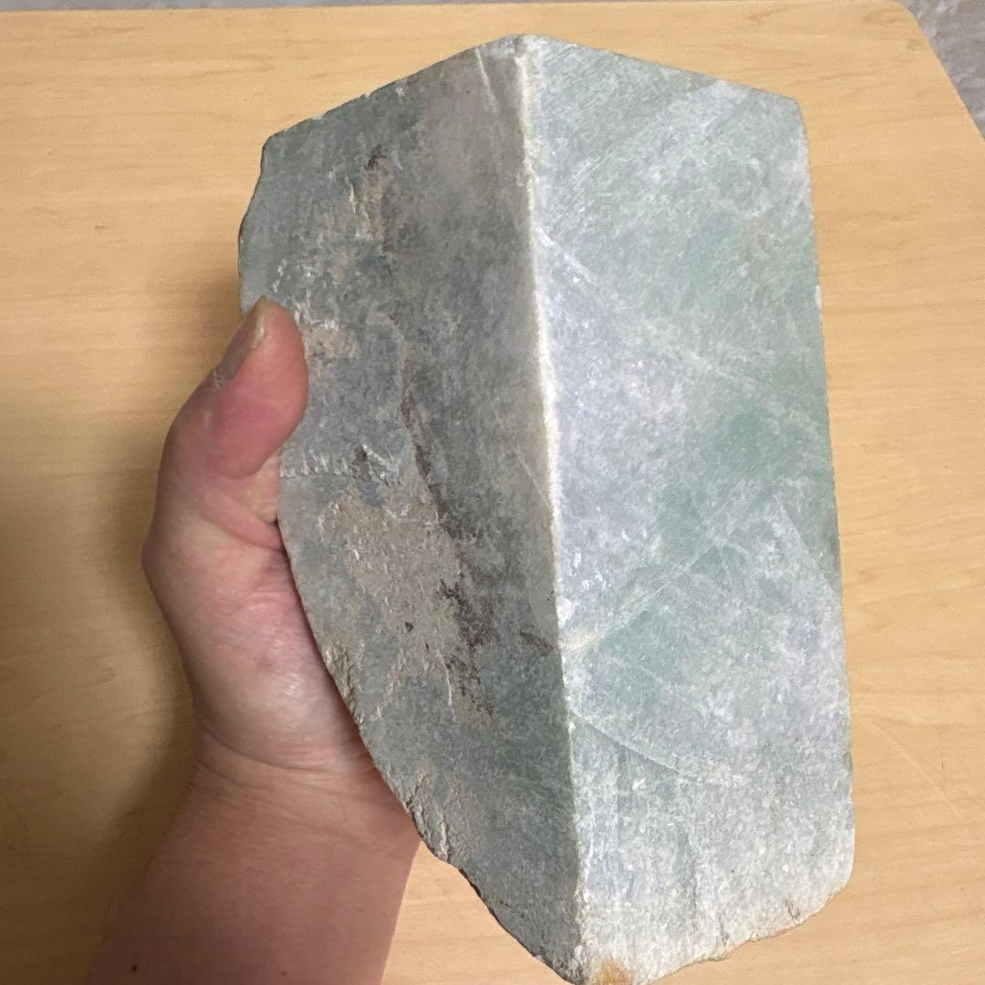 ミャンマー産特大天然本翡翠原石　約3865g4面カット1面磨き 3面荒磨き済み