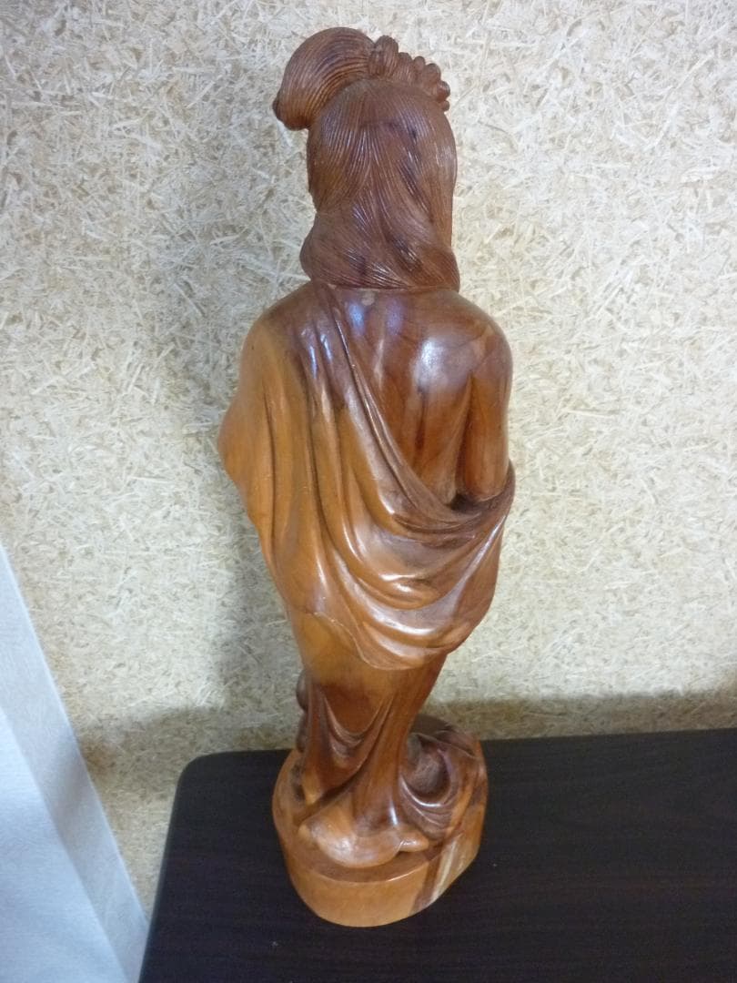 レトロ！ 楊貴妃 木彫り 紅豆杉 国際名人 林振作