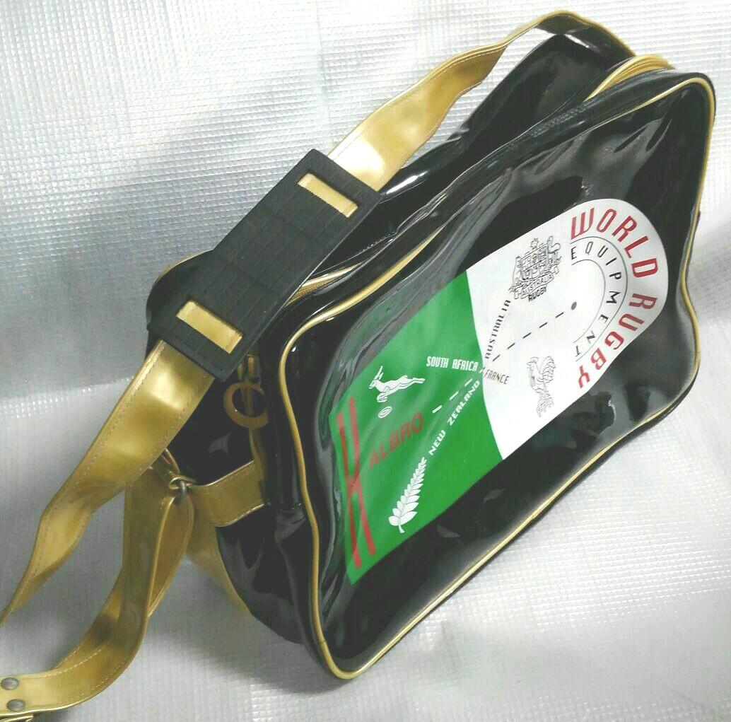 ラグビーエナメルバッグ　オールブラックス・ワラビーズ等エンブレムラグビージャージ