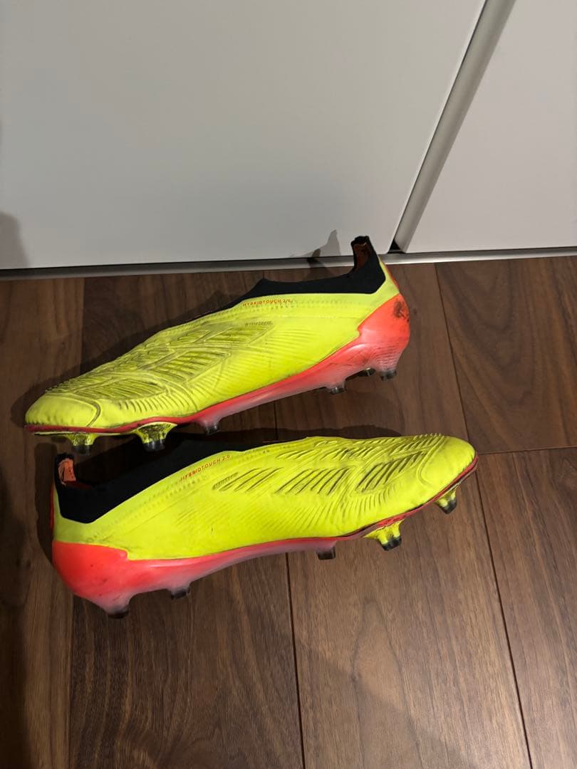 adidas Predator サッカーシューズ　FG 黄色